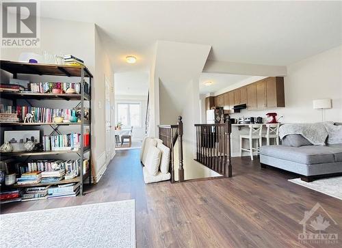 78 Caspian Row, Ottawa, ON - Indoor Photo Showing Living Room