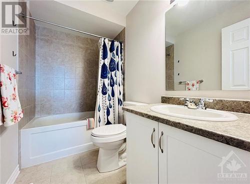 78 Caspian Row, Ottawa, ON - Indoor Photo Showing Bathroom
