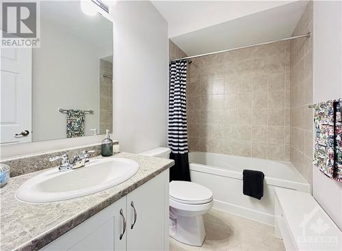78 Caspian Row, Ottawa, ON - Indoor Photo Showing Bathroom
