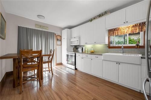 552 Quebec Street, Hamilton, ON - Indoor Photo Showing Kitchen With Double Sink