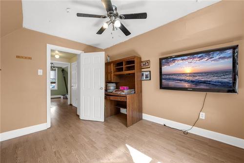 552 Quebec Street, Hamilton, ON - Indoor Photo Showing Other Room