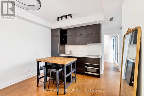 1608 - 1080 Bay Street, Toronto, ON - Indoor Photo Showing Kitchen