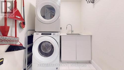 Uph4103 - 33 Shore Breeze Drive, Toronto W06, ON - Indoor Photo Showing Laundry Room