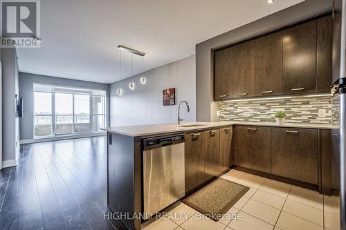 316 - 2480 Prince Michael Drive, Oakville, ON - Indoor Photo Showing Kitchen