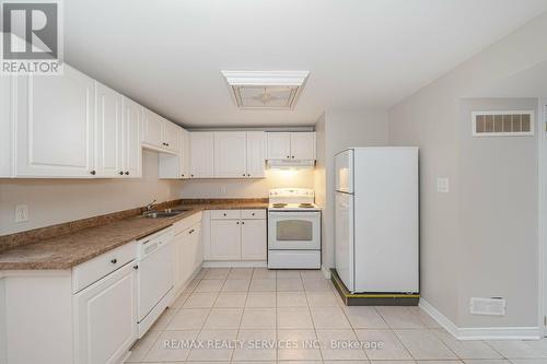 70 Penbridge Circle, Brampton, ON - Indoor Photo Showing Kitchen With Double Sink