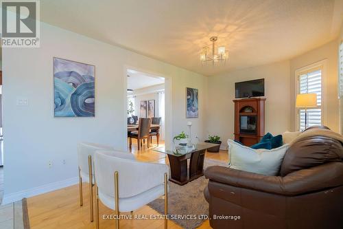 6 Maple Beach Crescent, Brampton, ON - Indoor Photo Showing Living Room