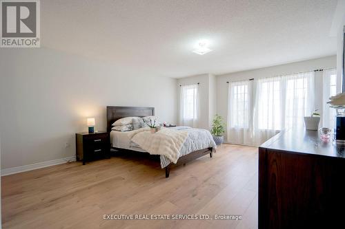 6 Maple Beach Crescent, Brampton, ON - Indoor Photo Showing Bedroom