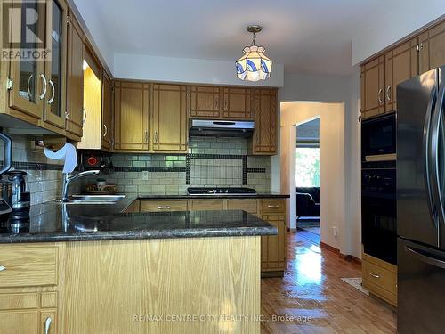 176 Golfview Road, London, ON - Indoor Photo Showing Kitchen