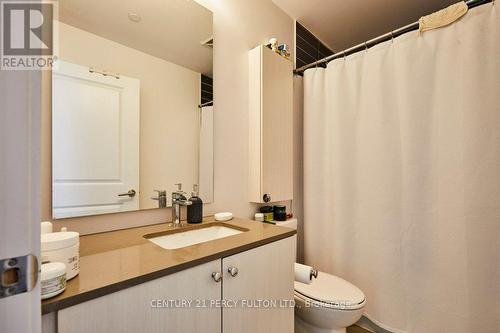 305 - 2799 Kingston Road, Toronto E08, ON - Indoor Photo Showing Bathroom