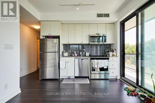 305 - 2799 Kingston Road, Toronto E08, ON - Indoor Photo Showing Kitchen