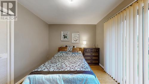 35 Murmouth Road, Toronto, ON - Indoor Photo Showing Bedroom