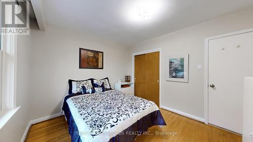 35 Murmouth Road, Toronto, ON - Indoor Photo Showing Bedroom