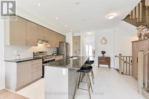 65 Seedling Crescent, Whitchurch-Stouffville (Stouffville), ON - Indoor Photo Showing Kitchen With Upgraded Kitchen