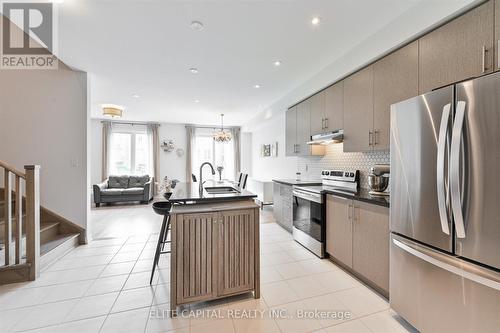 65 Seedling Crescent, Whitchurch-Stouffville (Stouffville), ON - Indoor Photo Showing Kitchen With Upgraded Kitchen