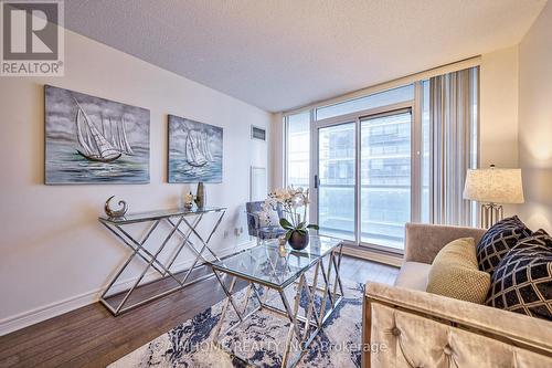 2708 - 30 Grand Trunk Crescent, Toronto, ON - Indoor Photo Showing Living Room