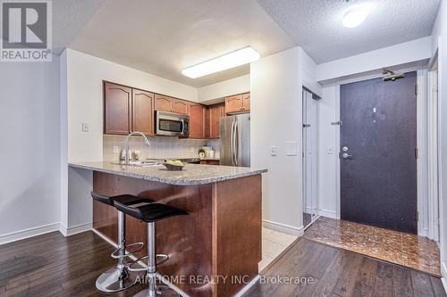 2708 - 30 Grand Trunk Crescent, Toronto, ON - Indoor Photo Showing Kitchen