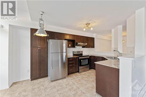 298 Macoun Circle, Ottawa, ON - Indoor Photo Showing Kitchen With Double Sink
