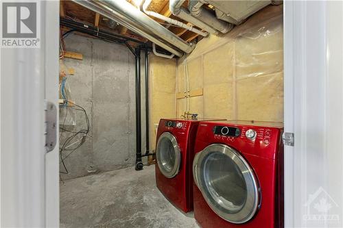 298 Macoun Circle, Ottawa, ON - Indoor Photo Showing Laundry Room
