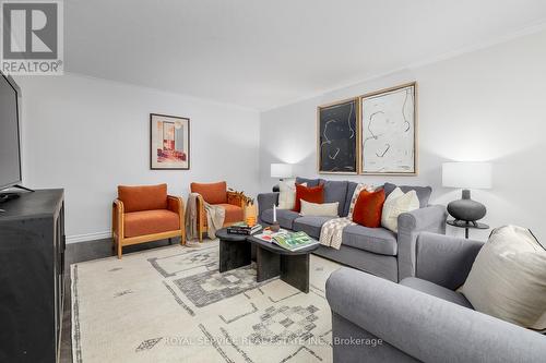 70 Crocus Drive, Toronto E04, ON - Indoor Photo Showing Living Room