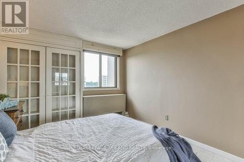 1001 - 570 Proudfoot Lane, London, ON - Indoor Photo Showing Bedroom