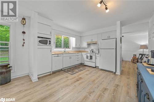 121 Spry Road, Stirling, ON - Indoor Photo Showing Kitchen