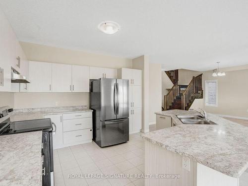 52-52 Dolomiti Crt, Hamilton, ON - Indoor Photo Showing Kitchen With Double Sink