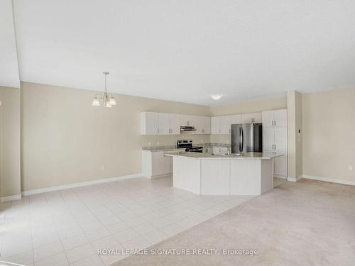 52-52 Dolomiti Crt, Hamilton, ON - Indoor Photo Showing Kitchen