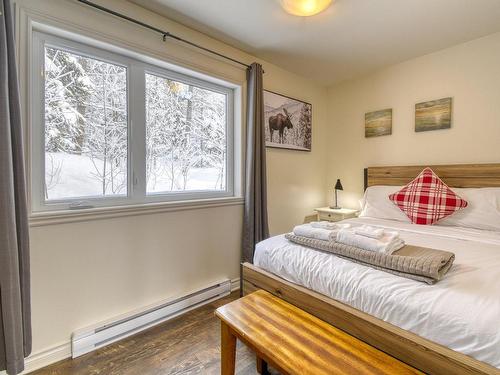 Chambre Ã Â coucher - 46 Imp. Du Cerf, Lac-Supérieur, QC - Indoor Photo Showing Bedroom