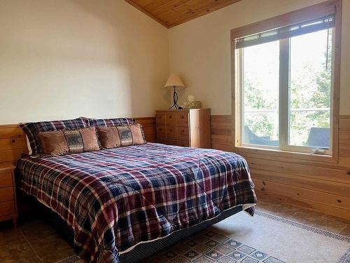 59 Poplar Bay, Kenora, ON - Indoor Photo Showing Bedroom