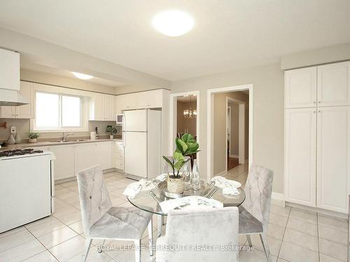 41 Tipton Cres, Ajax, ON - Indoor Photo Showing Kitchen With Double Sink