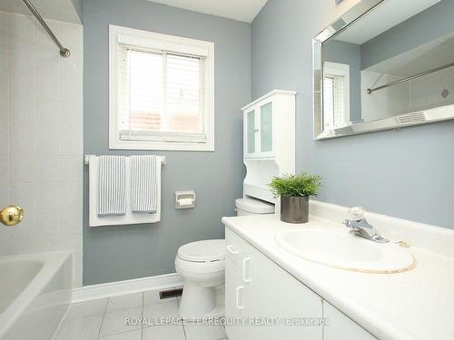 41 Tipton Cres, Ajax, ON - Indoor Photo Showing Bathroom