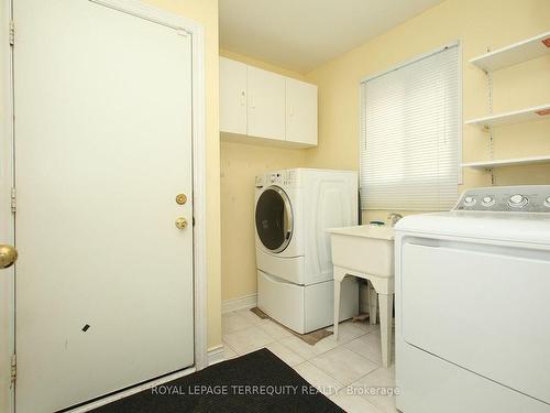 41 Tipton Cres, Ajax, ON - Indoor Photo Showing Laundry Room