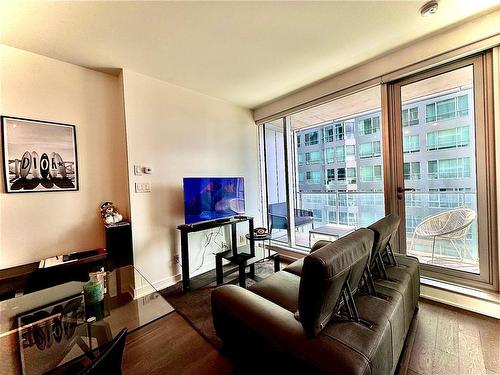 Salon - 1309-1155 Rue De La Montagne, Montréal (Ville-Marie), QC - Indoor Photo Showing Living Room