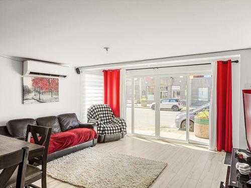 Salon - 625  - 631 Av. De Grand-Mère, Shawinigan, QC - Indoor Photo Showing Living Room