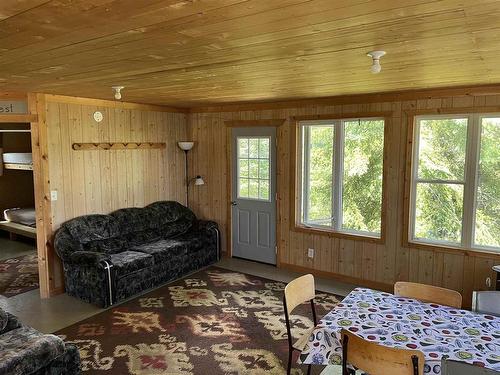 33 Old Forestry Road, Nakina, ON 