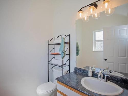 406 Murray St, Nanaimo, BC - Indoor Photo Showing Bathroom