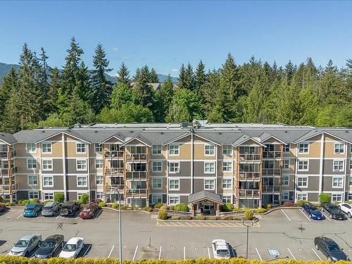 102-4701 Uplands Dr, Nanaimo, BC - Outdoor With Facade