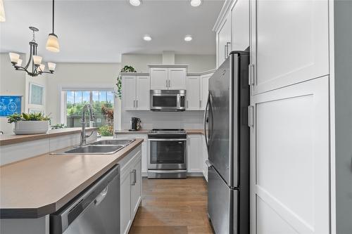 106-3606 25Th Avenue, Vernon, BC - Indoor Photo Showing Kitchen With Stainless Steel Kitchen With Double Sink With Upgraded Kitchen