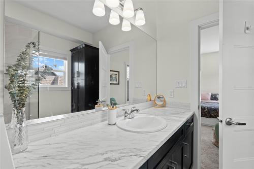 106-3606 25Th Avenue, Vernon, BC - Indoor Photo Showing Bathroom