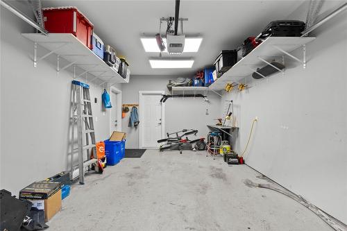 106-3606 25Th Avenue, Vernon, BC - Indoor Photo Showing Garage