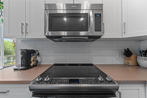 106-3606 25Th Avenue, Vernon, BC - Indoor Photo Showing Kitchen