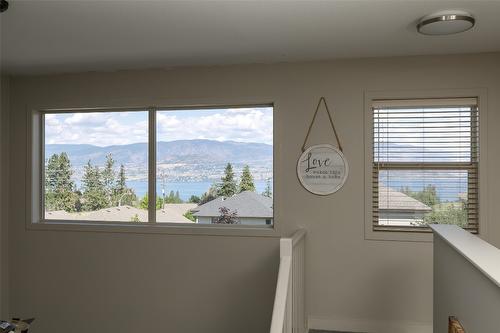 524 South Crest Drive, Kelowna, BC - Indoor Photo Showing Other Room