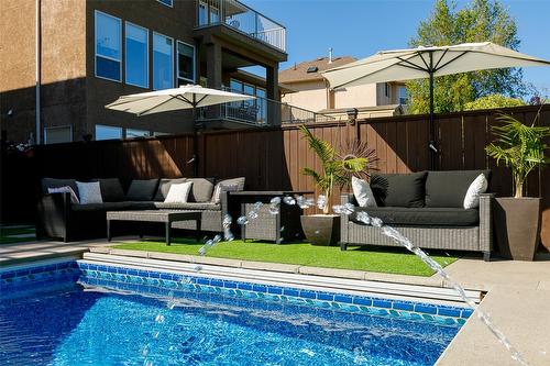 524 South Crest Drive, Kelowna, BC - Outdoor With In Ground Pool