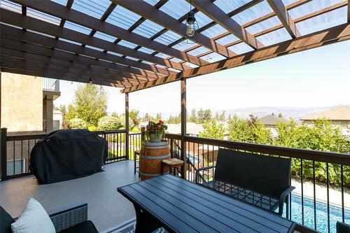 524 South Crest Drive, Kelowna, BC - Outdoor With Exterior