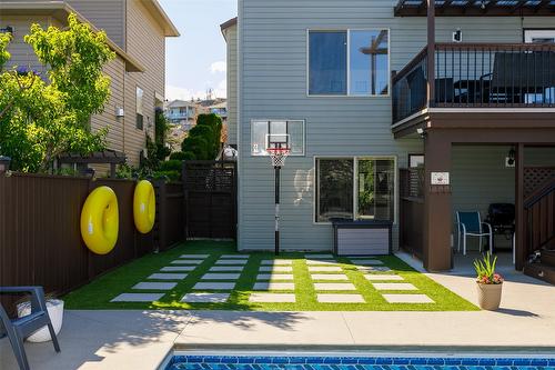 524 South Crest Drive, Kelowna, BC - Outdoor With In Ground Pool