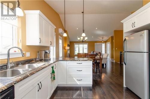 306 Glengrove, Moncton, NB - Indoor Photo Showing Kitchen With Double Sink With Upgraded Kitchen