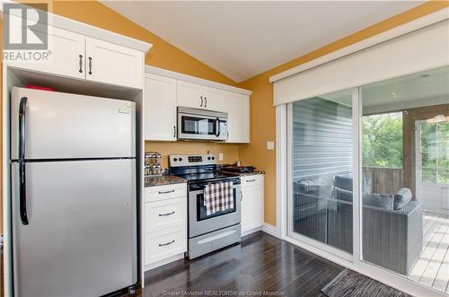 306 Glengrove, Moncton, NB - Indoor Photo Showing Kitchen