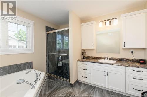 306 Glengrove, Moncton, NB - Indoor Photo Showing Bathroom