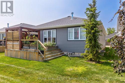 9 Sunrise Lane, Lambton Shores (Grand Bend), ON 