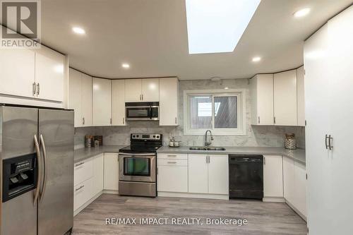 257 Arden Drive, Oshawa (Eastdale), ON - Indoor Photo Showing Kitchen